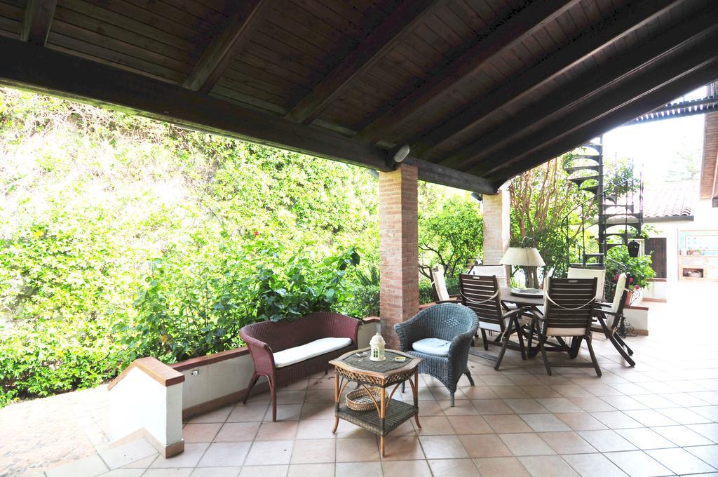 B&B Casa Chinaski Mondello Eksteriør bilde