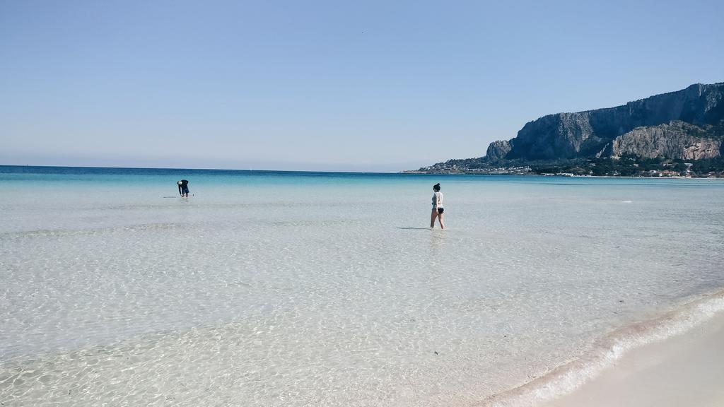 B&B Casa Chinaski Mondello Eksteriør bilde