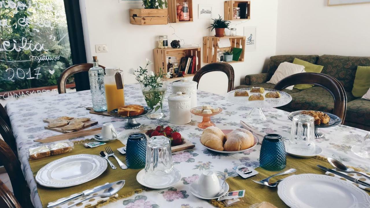 B&B Casa Chinaski Mondello Eksteriør bilde